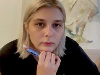 EllaBloom live cam preview