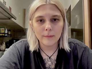 EllaBloom live cam preview