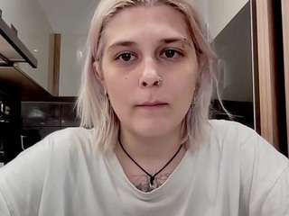 EllaBloom live cam preview