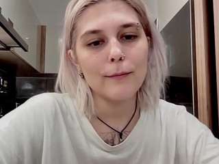 EllaBloom live cam preview