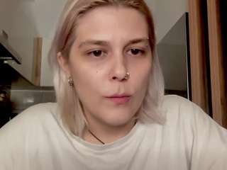 EllaBloom live cam preview