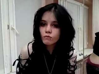 lesliwoolum