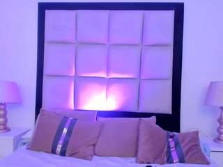 CharlotteBombon live cam preview