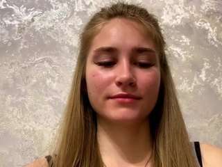 le modèle kenishadequinzio est en webcam porno dans un show sur le site camsoda, il possède les tags suivants: ass bouncing,blowjob,blue eyes,fingering,flashing,no drinking,smoking,tattoos,thin,blonde hair,hd