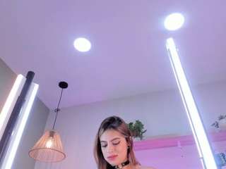 Emiily-Stonee