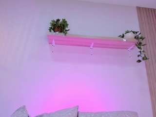 Emiily-Stonee