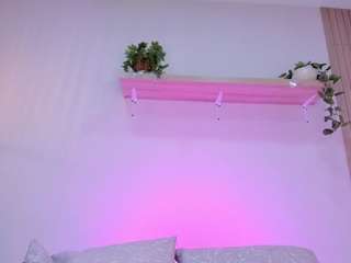 Emiily-Stonee
