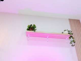Emiily-Stonee