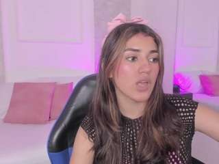 cristin-collins live cam preview