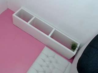 daniathompson live cam preview