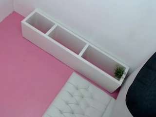daniathompson live cam preview