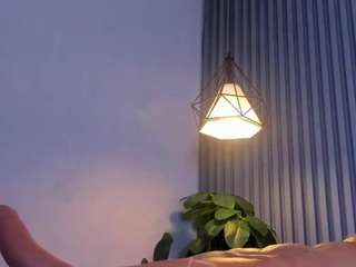 MiaHills — cam show live