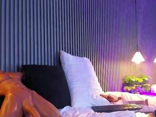 MiaHills live cam preview