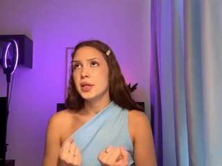 Shaya live cam on CamSoda