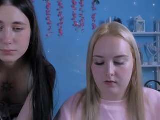 milana-sunny live cam preview