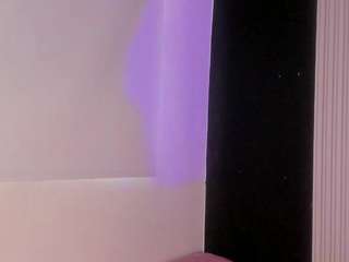 ASTRIDQUEEN live cam preview