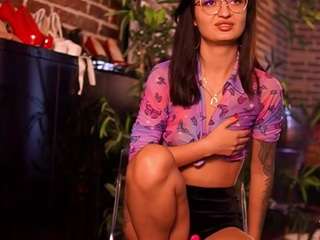 avelynee