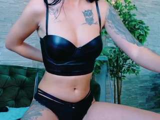 Avelynee