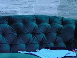 Avelynee live cam preview