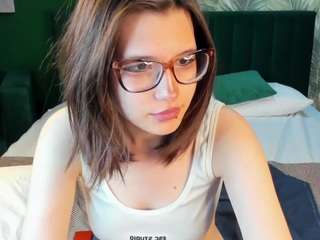 Eleanor-Lily live cam preview