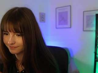 EllaYoung18 live cam preview