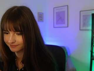 EllaYoung18 live cam preview