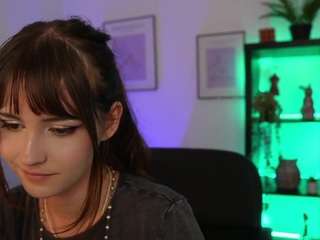 EllaYoung18 live cam preview