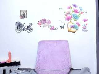 Leslyy19 live cam preview