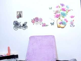 Leslyy19 live cam preview