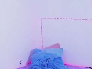 nickynicoole live cam preview