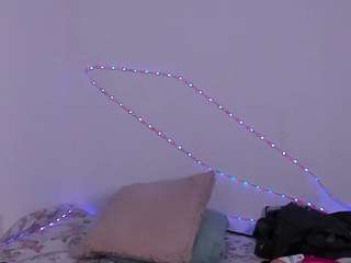 nickynicoole live cam preview