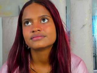 nickynicoole live cam preview