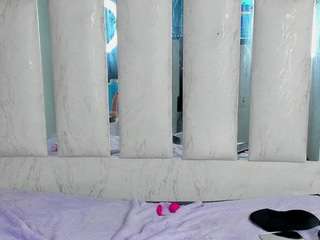 nickynicoole live cam preview