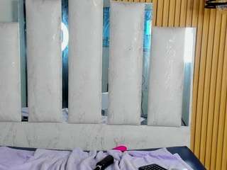 nickynicoole live cam preview