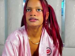 nickynicoole live cam preview