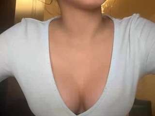 Mika live cam preview
