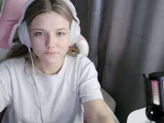 hermilatimperman Live Webcam on CamSoda