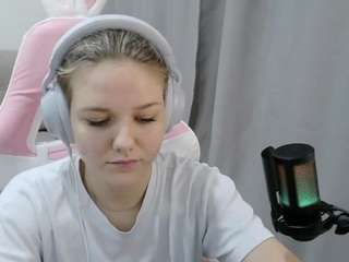 hermilatimperman Live Webcam on CamSoda