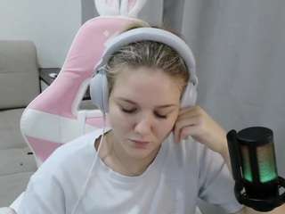 hermilatimperman Live Webcam on CamSoda