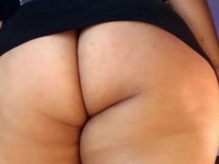 CurvyBombom