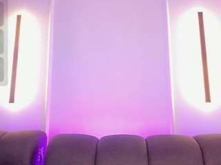 karol-white live cam preview