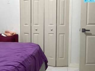 Live webcam model coco-dethick on Soda Cams