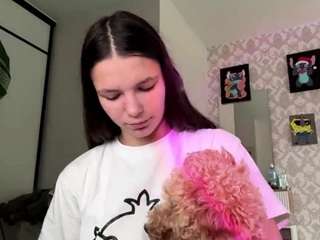 adelinapisarski Live Webcam on CamSoda