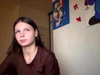 adelinapisarski's live room