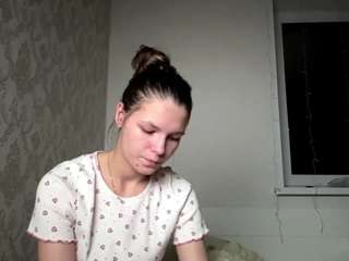 adelinapisarski webcam model