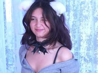 AdelleNaillon live cam preview