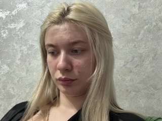 Lily live cam preview