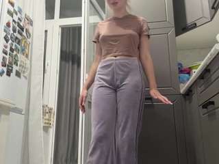 Lily live cam preview
