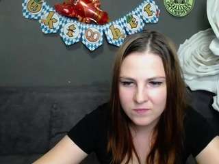 ElizabethGlow live cam preview