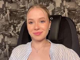 RoslynMiernik live cam on CamSoda